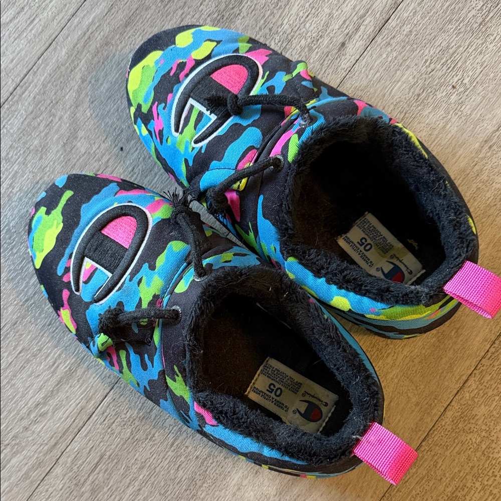 Champion women Camo Slippers - Blue, Pink, Green
